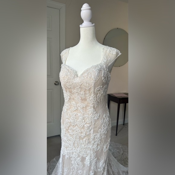 Casablanca fit and flare, sweetheart neckline, wedding dress (style 2215) - Picture 7 of 16